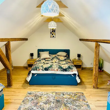 Nieledwia Holiday home Milowka
